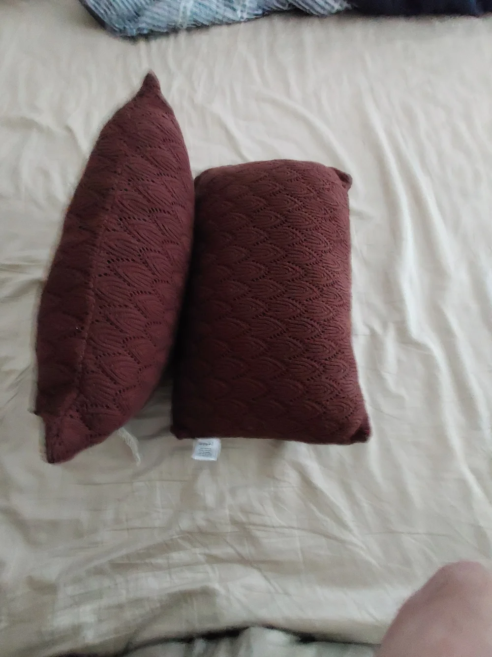 Throw Pillows Jeremiah Brent Home Textured Knit Pair in Deep Burgundy